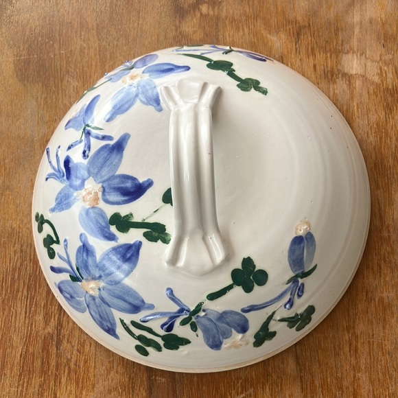 Howard 96010 Handmade White w. Blue Flowers Covered Round Deep Ceramic Dish - Picture 8 of 17